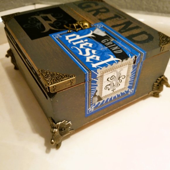 Suenos de Saundra Upcycled Rare Grind Diesel Cedar Cigar Box, ARTFUL STORAGE - Picture 8 of 15